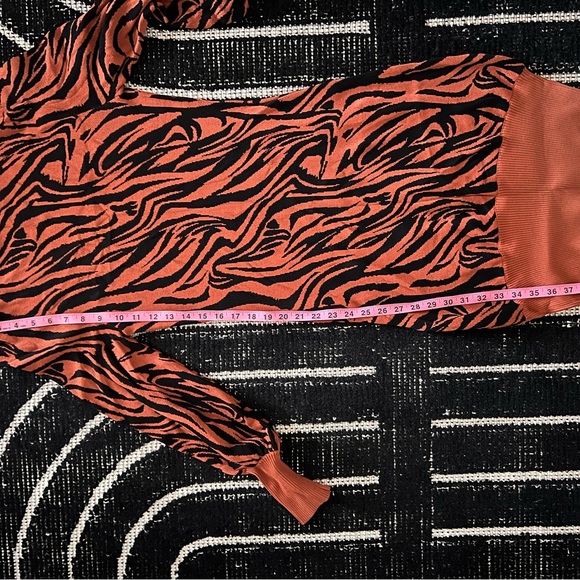 New York & Company Animal Print Knit Sweater Dress — Women’s M - Picture 7 of 8